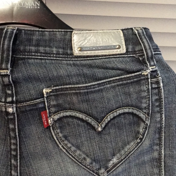 Blue Levi’s jeans - Picture 6 of 7